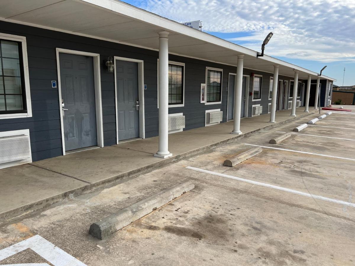 Hotel Bien Venido Pearsall Exterior photo