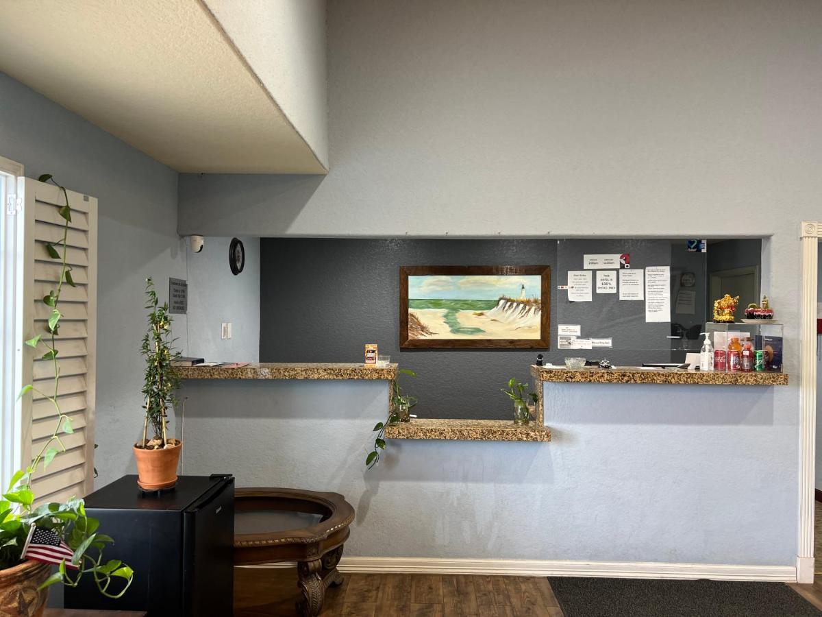 Hotel Bien Venido Pearsall Exterior photo