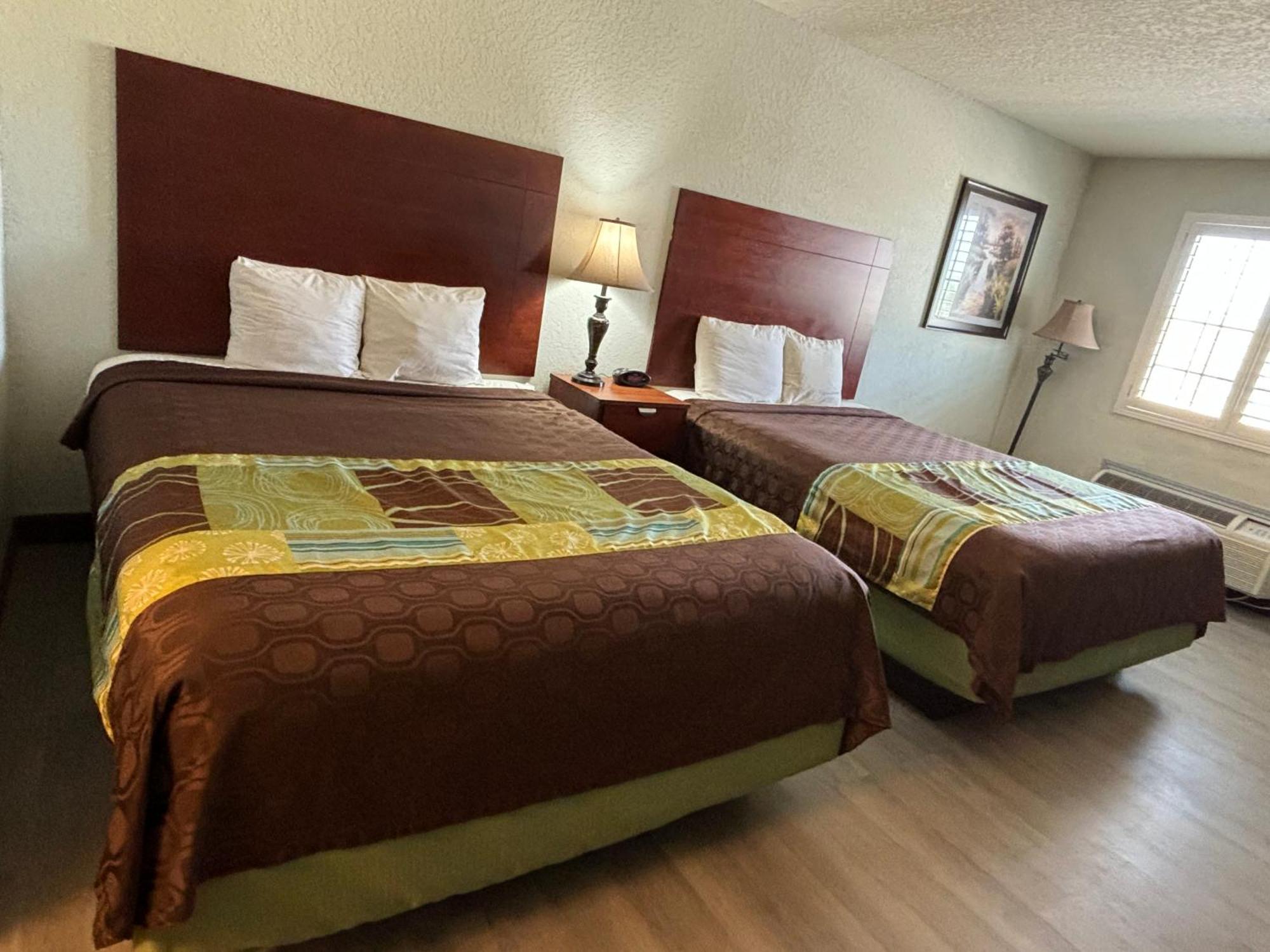 Hotel Bien Venido Pearsall Exterior photo