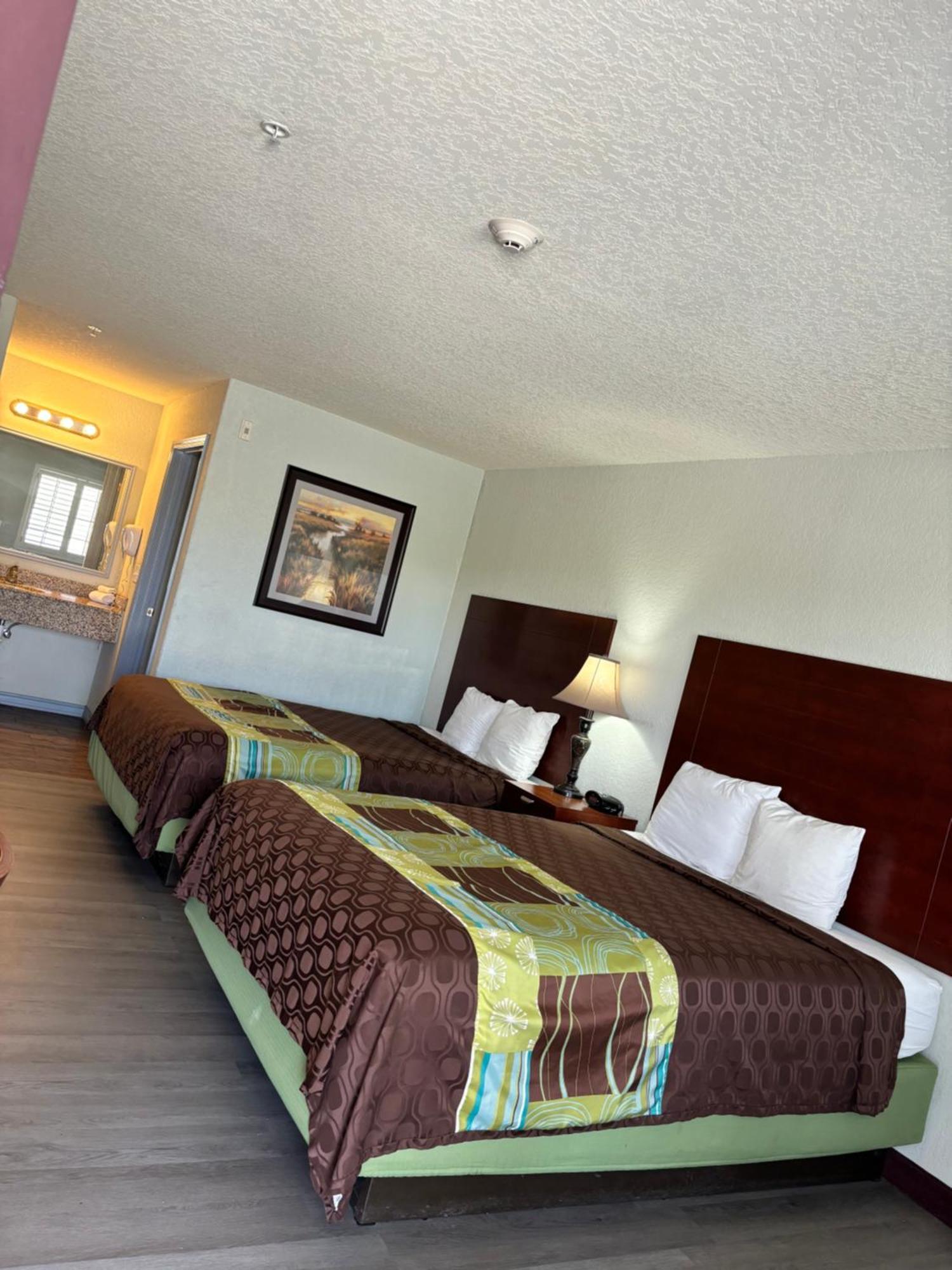 Hotel Bien Venido Pearsall Exterior photo